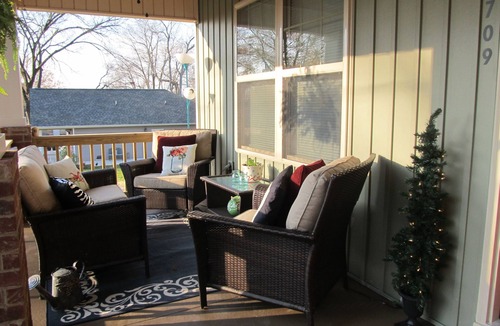 Chattanooga House | Kathy's Kottage. Bungalow on the side of Missionary Ridge, Furry Friends Welcome