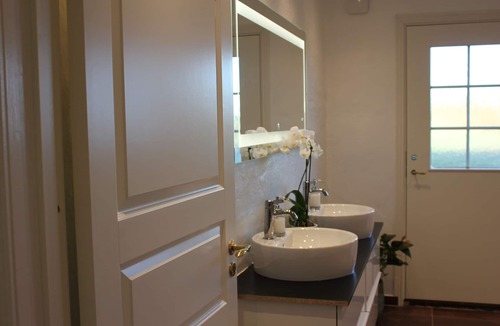 Tikob Bed & Breakfast | Katrinelund Bed and Breakfast