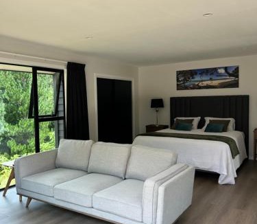 Whitianga Bed & Breakfast | Kauri Cabins Tranquil Retreat