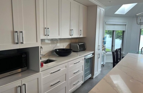 McNab/Braeside House | Kawartha Home on the water - this stunning compound is 12 minutes to Lakefield