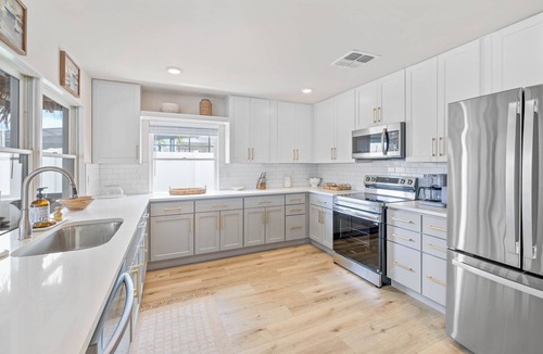 Spring Hill House | Kayaks/Waterfront/Sunsets/Pool