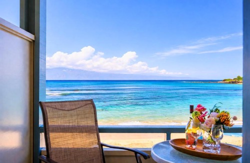 Napili Apartment | KBM Resorts FREE CAR Napili Bay Oceanfront Stunning Studio Villa Turtle views NAB-107