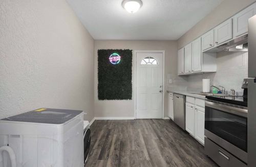 Rosedale Apartment | KC Apt 2 BR FIFA Ready Mins to Stadium