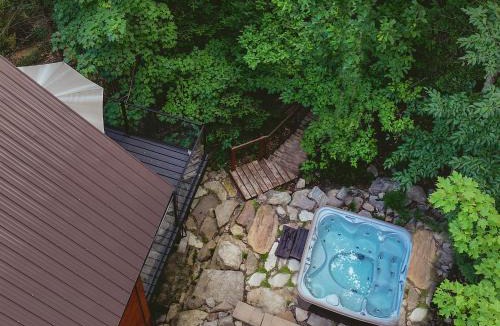 Entrelacs Ski Chalet | Kedros Lake Access, SPA, Canoe & Swim Platform