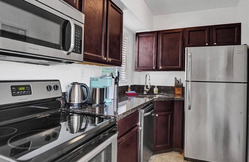 North Beach Apartment | Keep it simple at this peaceful and centrally-located place