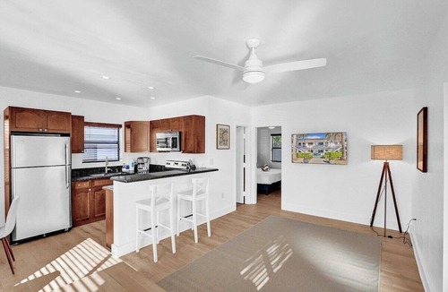 North Beach Apartment | Keep it simple at this peaceful and centrally-located place
