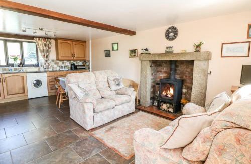 High Peak House | Keepers Cottage