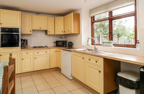 Aymestrey House | Keepers Cottage is in Shobdon.