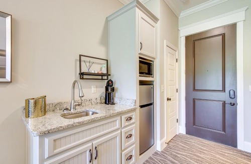 Lawrence County Apartment | Keestone Studio with Resort Amenities!