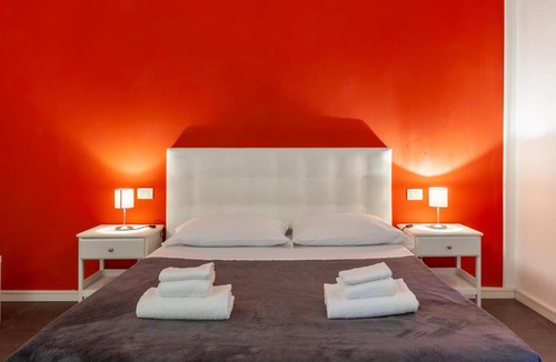 Sant'Antonio Apartment | Keith Haring - rosso