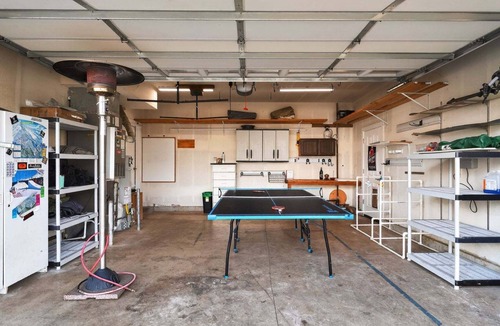 Keizer House | Keizer Retreat Firepit + Near Salem & Wineries