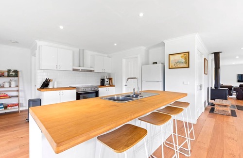 Tolmie House | Kelly Creek Farm - Tolmie - Sleeps 10