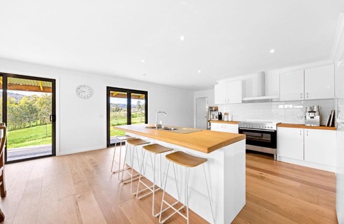 Tolmie House | Kelly Creek Farm - Tolmie - Sleeps 10