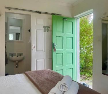 De Kelders House | Kelp Cottage - Two Private Garden en-suite Rooms