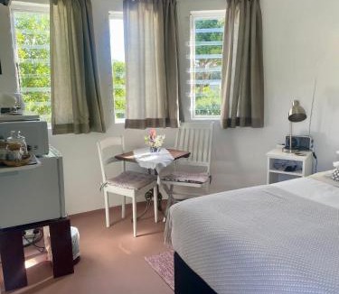De Kelders House | Kelp Cottage - Two Private Garden en-suite Rooms