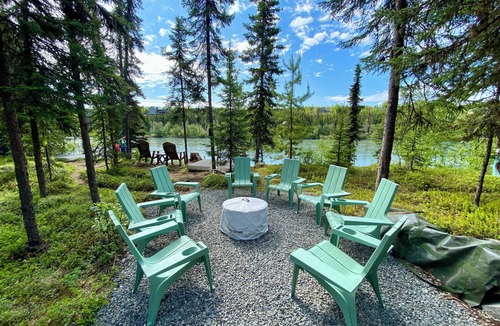 Sterling House | Kenai Riverfront Cabin! Fish, Explore, & Relax!