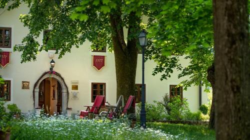 Spodnja Idrija Hotel | Kendov Dvorec