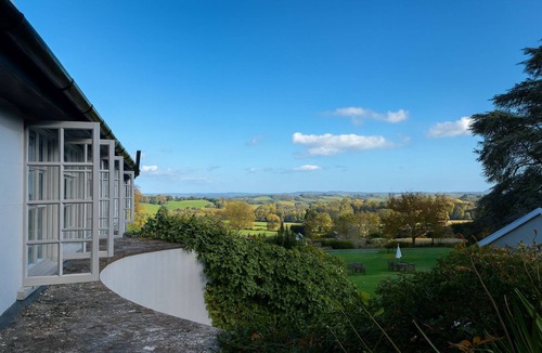 Dunchideock Apartment | Kenn Valley View - Outskirts of Exeter - Free Parking & Wi-Fi