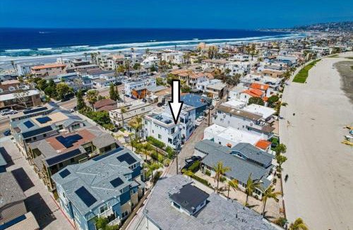 Central Mission Beach House | Kennebeck Cove