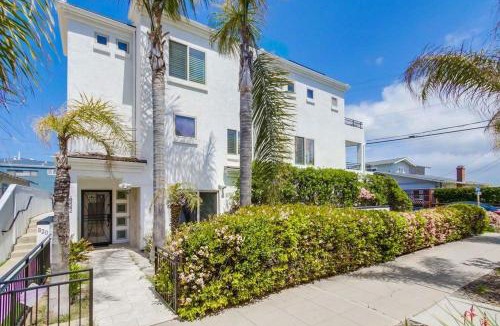 Central Mission Beach House | Kennebeck Cove