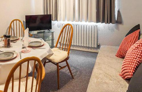Calcot House | Kennet Valley View