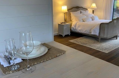 Ravensbourne Apartment | Kenti's Studio - Relaxed getaway amongst nature