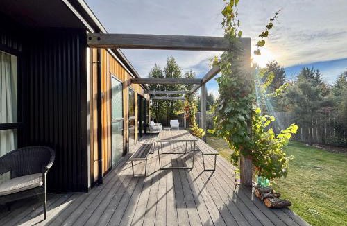 Lake Tekapo House | Kentmere Cottage - with outdoor bathtub, Lake Tekapo