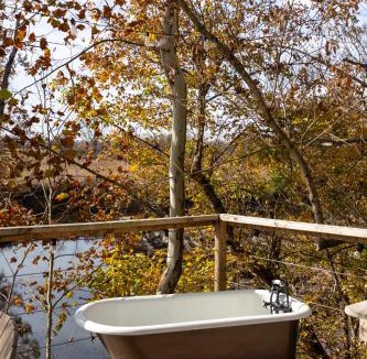 Georgetown Other | Kentucky Creekside Getaway with Outdoor Tub