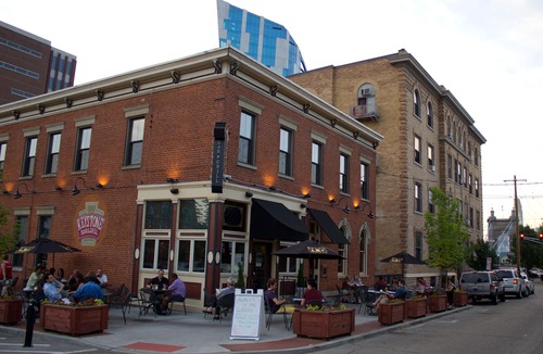 Licking Riverside House | Kentucky Gem ~ Rooftop Deck + Easy Walk to Stadiums, The Banks, and Downtown