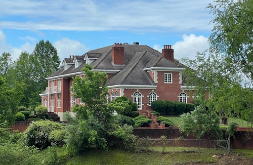 Printer House | Kentucky's Majestic Mountaintop Estate with pool: The Bluegrass Palace
