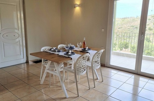 Lavreotiki House | Keratea Hillside House/couple and family-friendly country house close to Sounio
