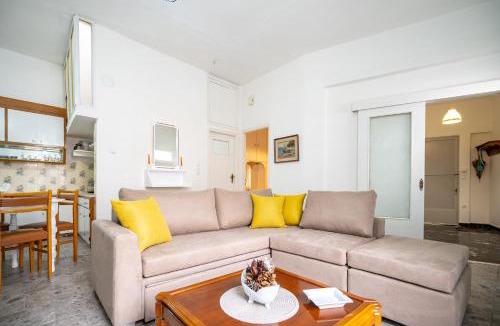 Keratsinion Apartment | Keratsini 2 bedroom 4 pers apart by MPS
