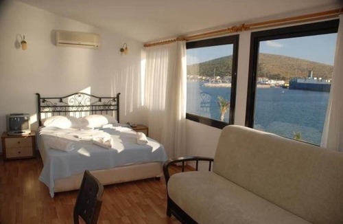 Cesme Hotel | Kerman Hotel