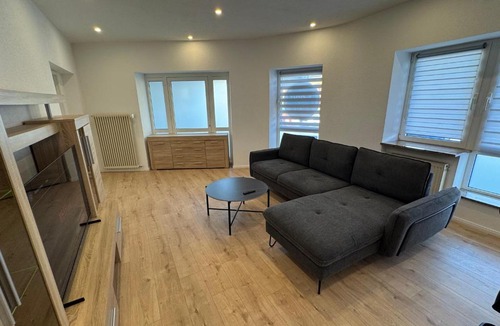 Schwalbach Apartment | Kernsanierte Monteurwohnung für 5 Personen