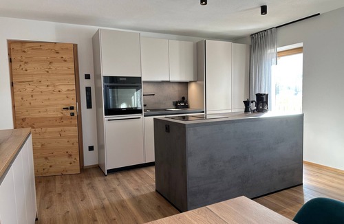 Casola Apartment | Kerschbama Farm Apartment Peppe with Mountain View, Shared Garden and Wi-Fi
