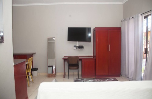 Maun Hotel | KESSAS CHALETS