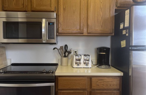 Ludlow Condo | Kettle Brook 2 BR & 2 BA ski in/out condo on Okemo Mountain