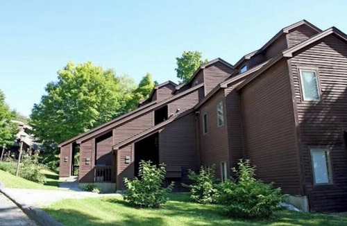 Ludlow Condo | Kettle Brook 2 BR & 2 BA ski in/out condo on Okemo Mountain