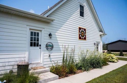 Hingham Apartment | Kettle Moraine Flat by Simple Life Rentals