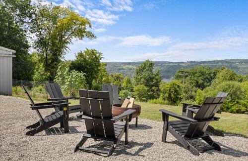Hammondsport House | Keuka Wine Trail Lake View Suite & Private Fire Pit