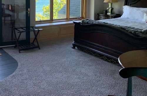 Allouez Resort | Keweenaw Castle Resort: The Balcony Suite on the Shore of Lake Superior