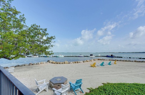 Rock Harbor Condo | Key Largo Getaway w/Bay Views + Pool Access!