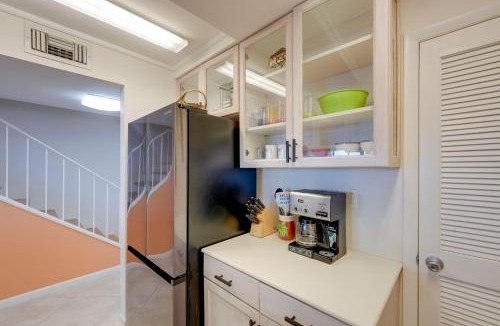 Rock Harbor House | Key Largo Getaway w/Bay Views + Pool Access!