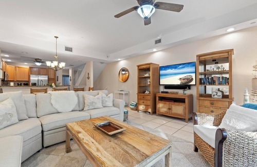 Rock Harbor House | Key Largo Summer Escape Large 4BR/4BA Home in Mariner's Club w best amenities