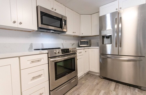 Sexton Cove Estates House | Key Largo updated Mobile Home 3bed 1.5bath 60ft on canal with boat lift
