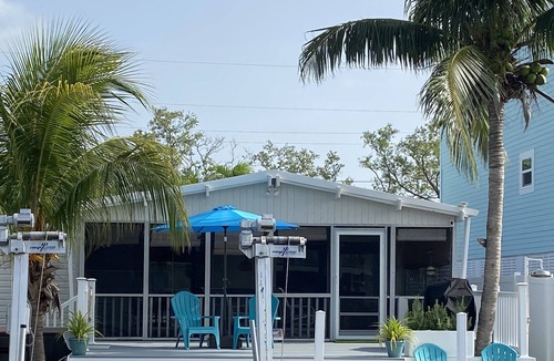 Sexton Cove Estates House | Key Largo Waterfront Cottage* HOT TUB* 40' Dock * BOAT LIFT! JAN-MARCH AV!