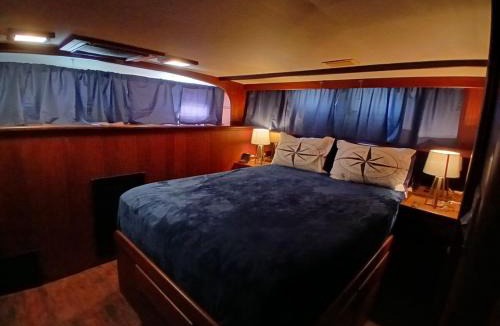 Key West Boat Rental | Key West Classic Gem