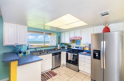 Cocoa Beach Condo | Key West Style: 2B/2B Direct Beach Front Condo with Awesome Ocean views