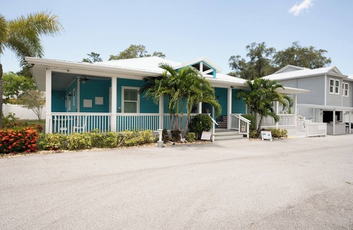 Dunedin Apartment | Key West Style Apartment - with pool/hot-tub