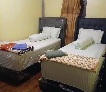 Bawomataluo House | KeyHole Surf Camp